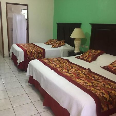 Hotel Alkamar 坦波 外观 照片